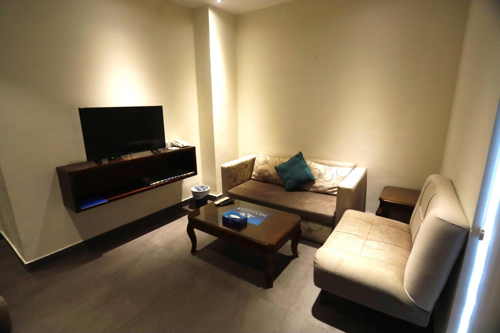 Naylover Hotel Suites Amman Exteriör bild