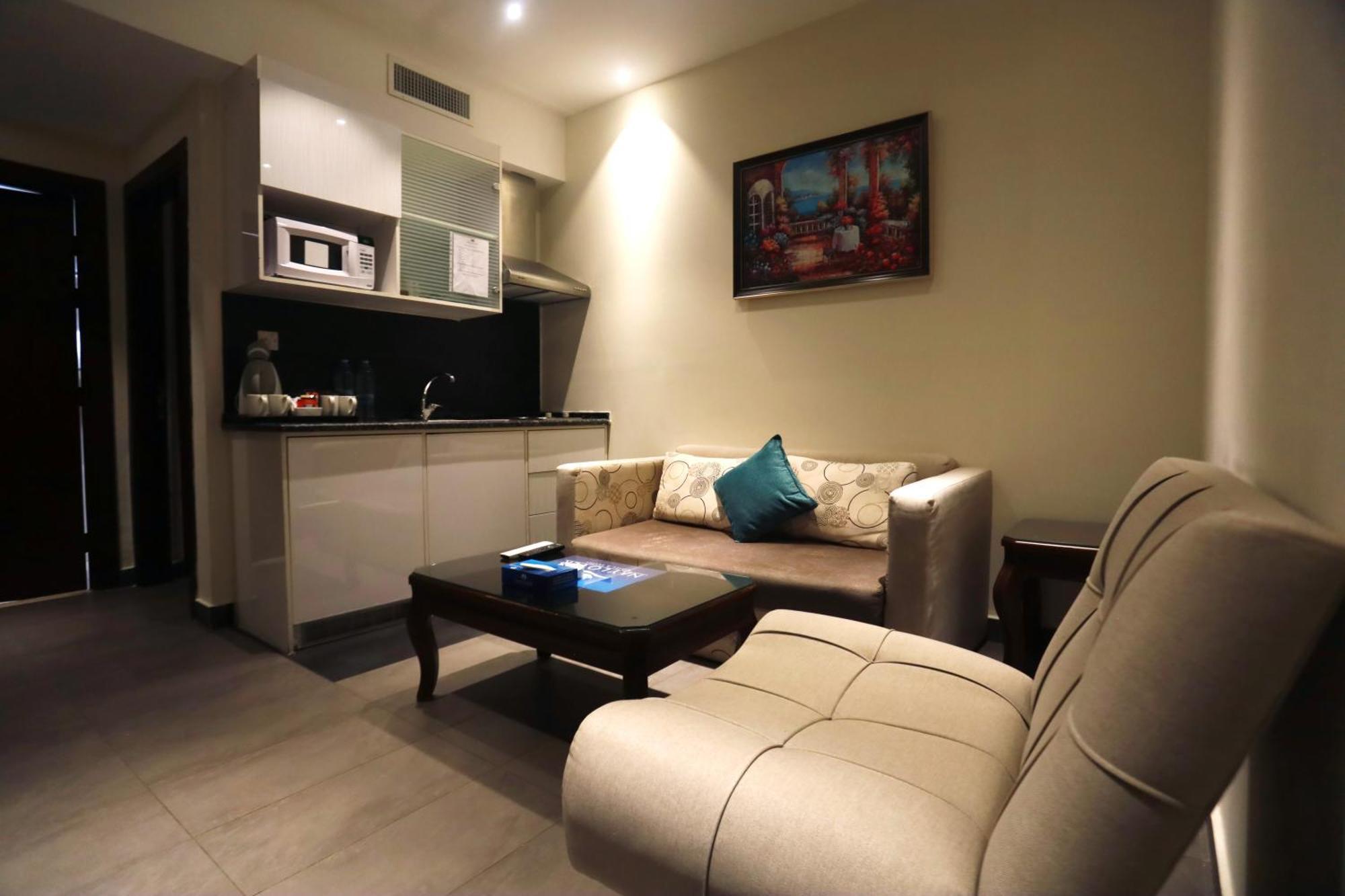 Naylover Hotel Suites Amman Exteriör bild