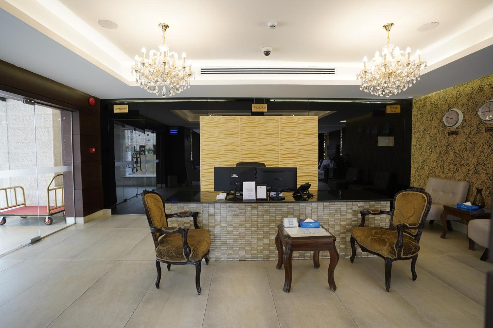 Naylover Hotel Suites Amman Exteriör bild