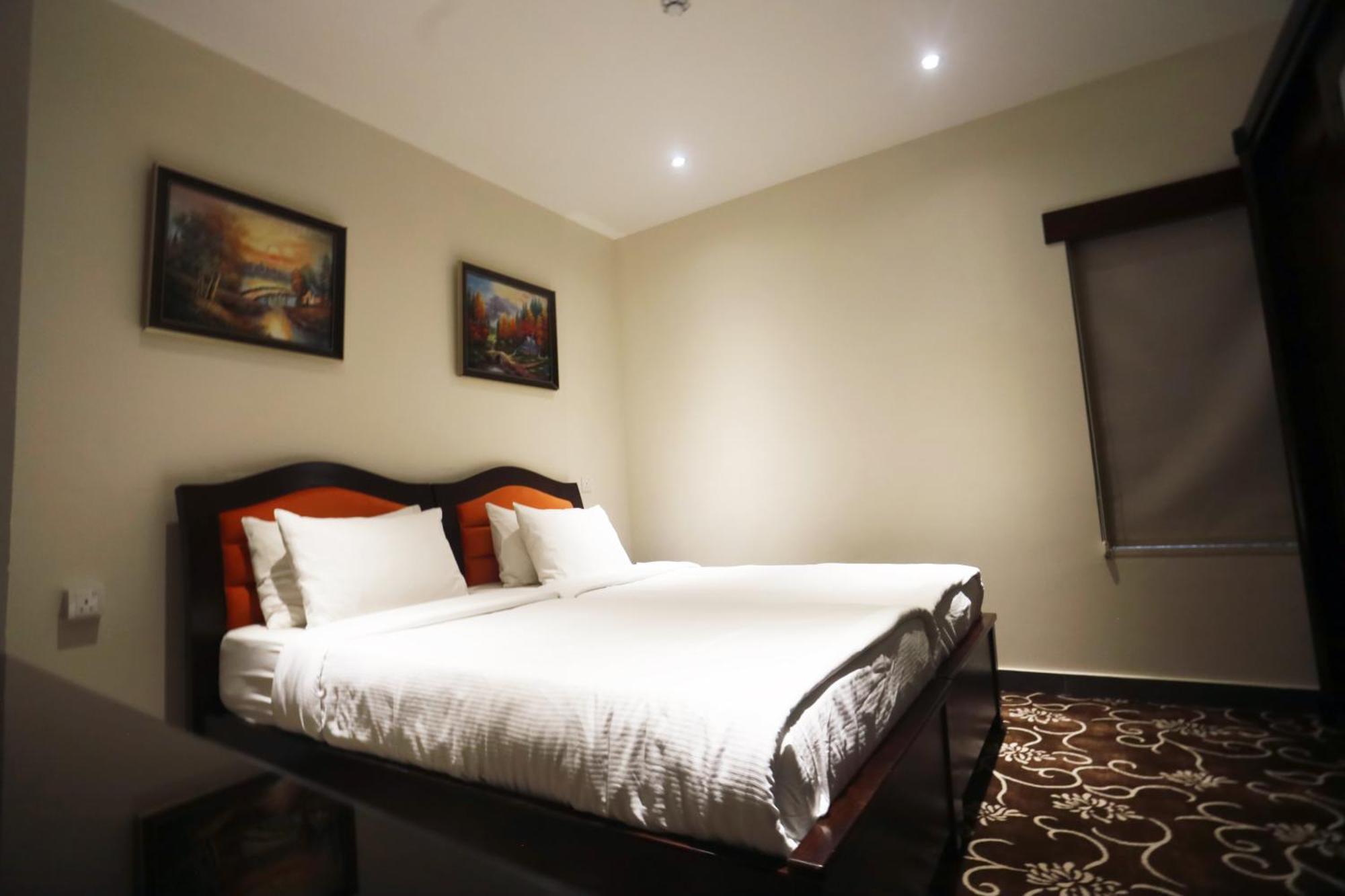 Naylover Hotel Suites Amman Exteriör bild
