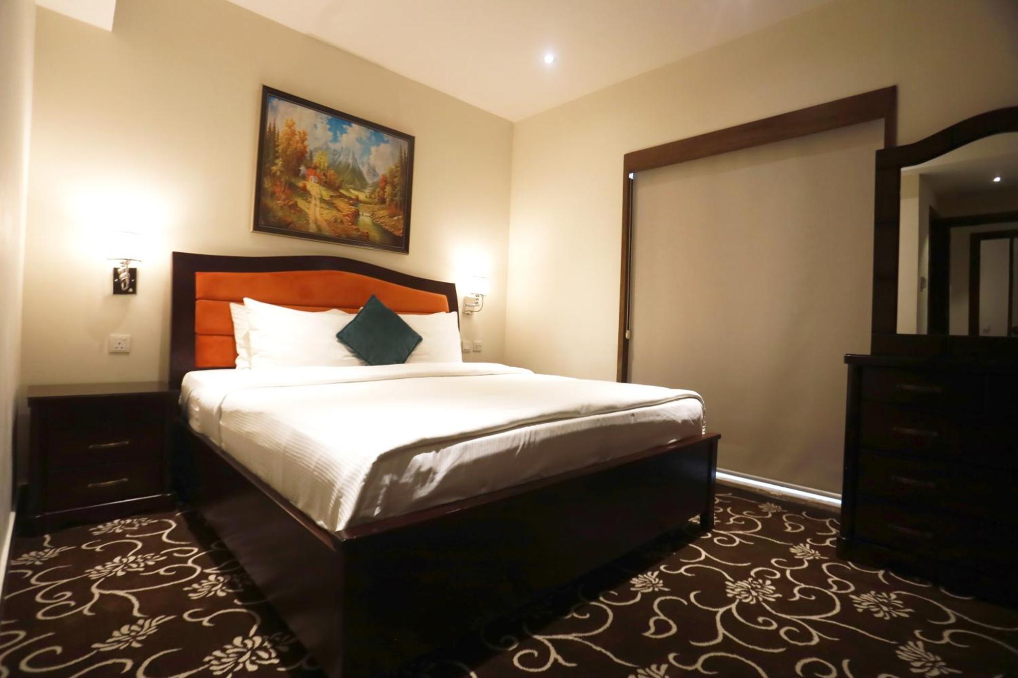 Naylover Hotel Suites Amman Exteriör bild