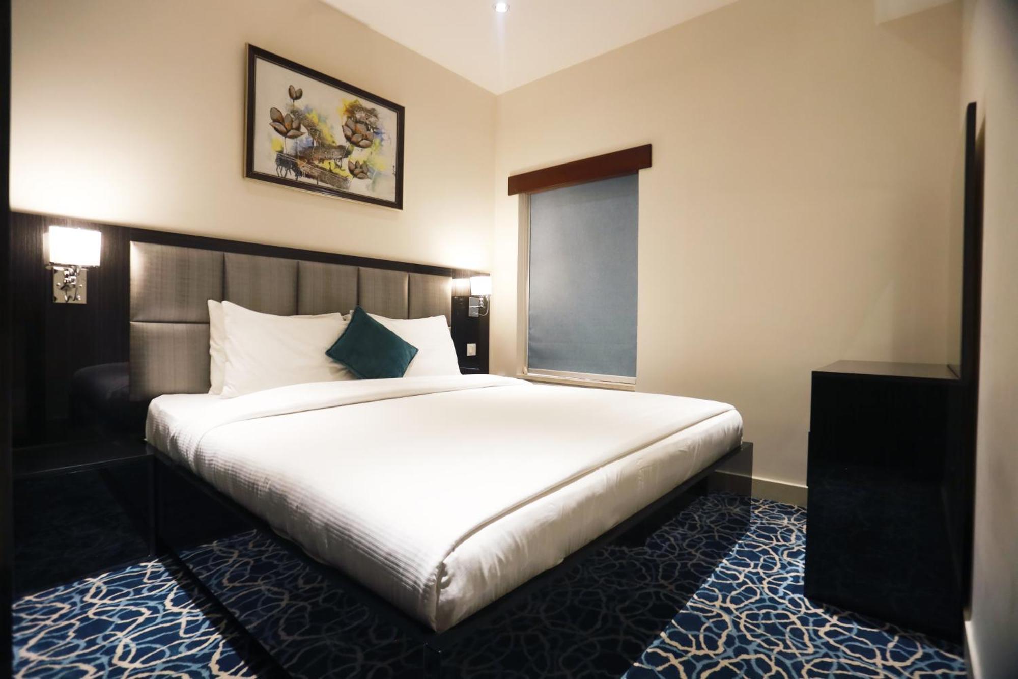 Naylover Hotel Suites Amman Exteriör bild