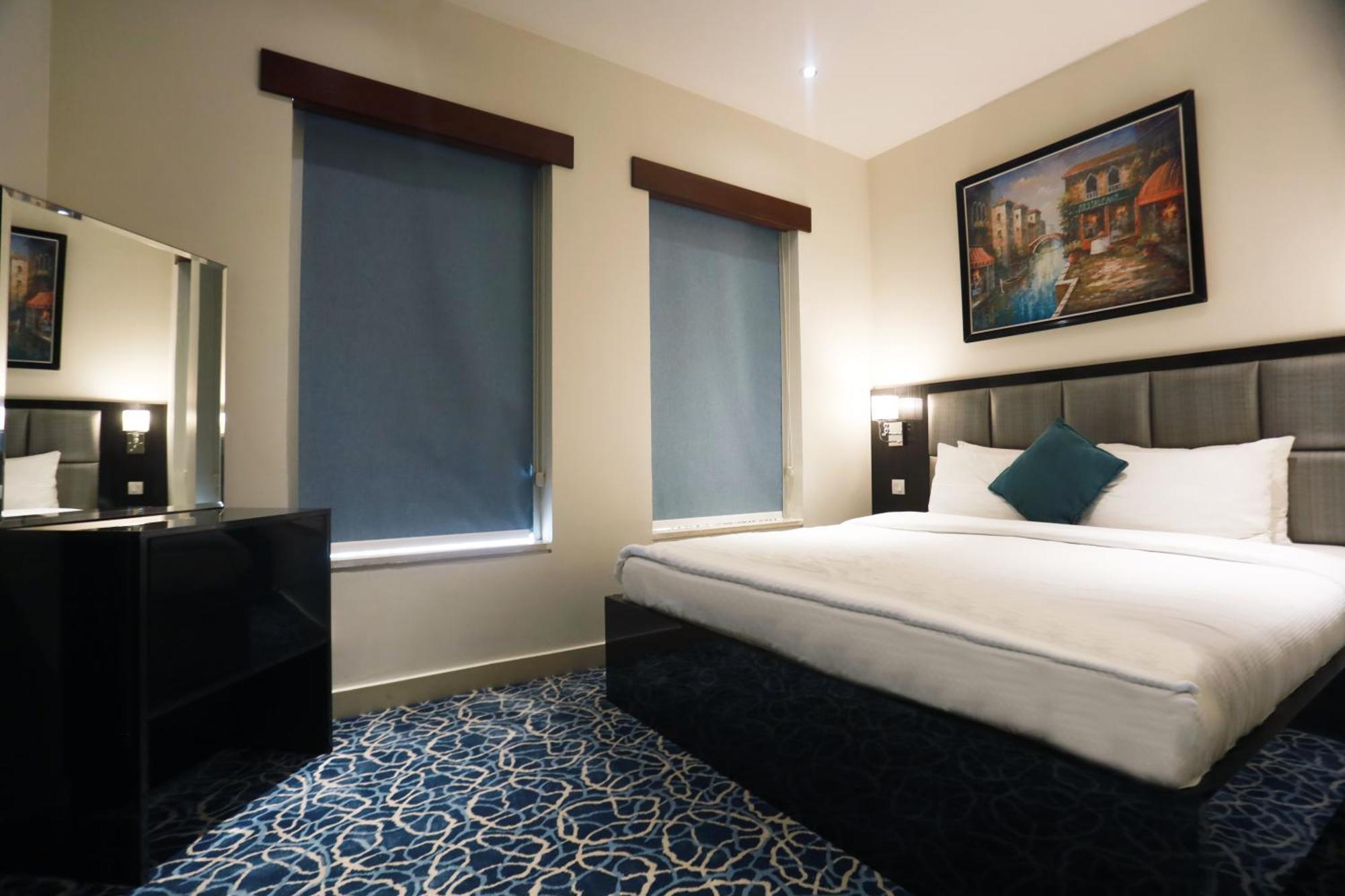 Naylover Hotel Suites Amman Exteriör bild