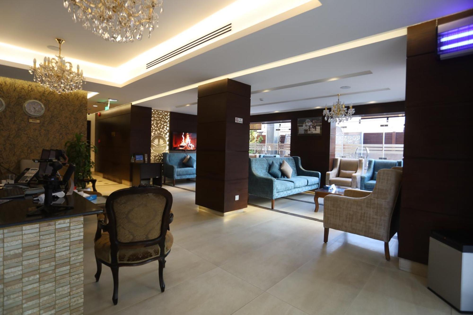 Naylover Hotel Suites Amman Exteriör bild